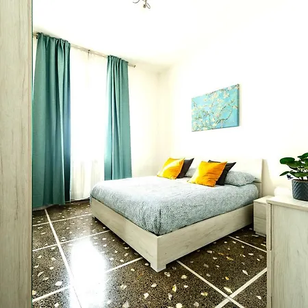 Hostly - The Urban Garden House - 3 Bedrooms, Garden, Great Location! Apartment