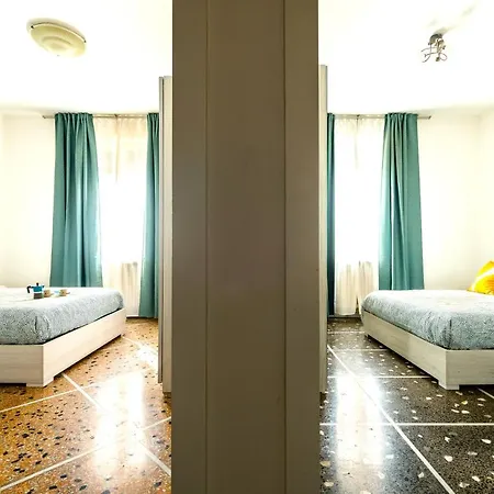 Hostly - The Urban Garden House - 3 Bedrooms, Garden, Great Location! Apartment Pisa