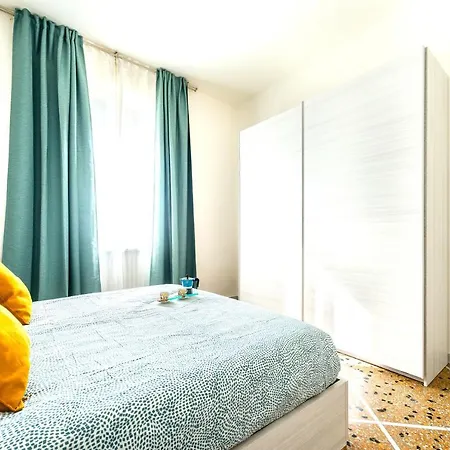 Hostly - The Urban Garden House - 3 Bedrooms, Garden, Great Location! * Pisa