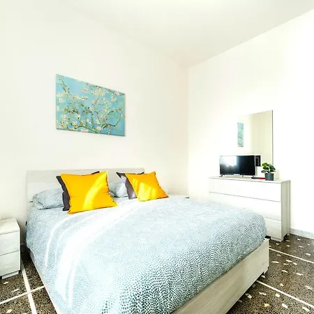 Hostly - The Urban Garden House - 3 Bedrooms, Garden, Great Location! Apartment *