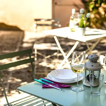 Hostly - The Urban Garden House - 3 Bedrooms, Garden, Great Location! Pisa