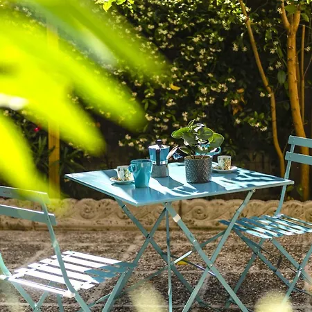 Apartment Hostly - The Urban Garden House - 3 Bedrooms, Garden, Great Location! *