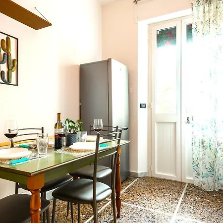 Apartment Hostly - The Urban Garden House - 3 Bedrooms, Garden, Great Location! *